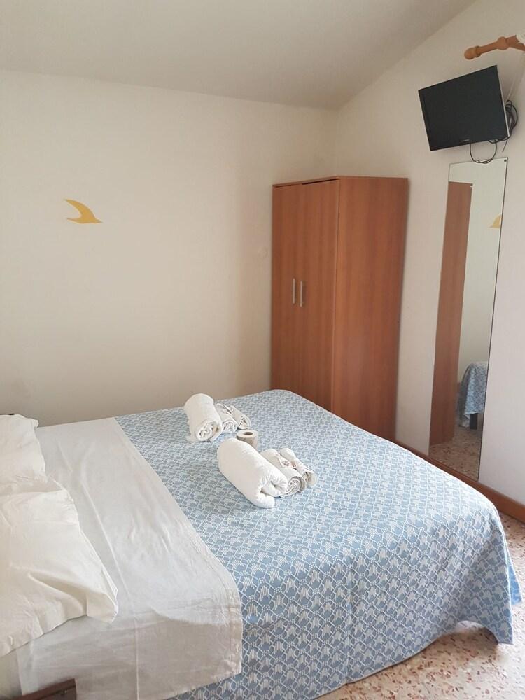 Hotel Criss Римини Экстерьер фото